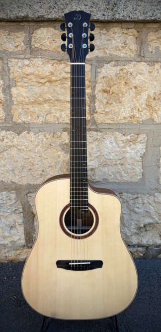 Dowina Vintage Series, Chardonnay Dreadnought Cutaway, Swiss Spruce/Walnut