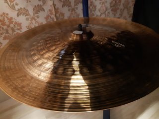 Paiste 900 series 18"