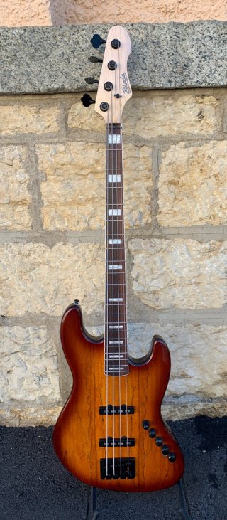 Blade B3 Custom Golden Brown Burst